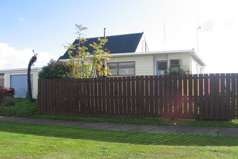 Photo of property in 2 Cascade Crescent, Westbrook, Palmerston North, 4412