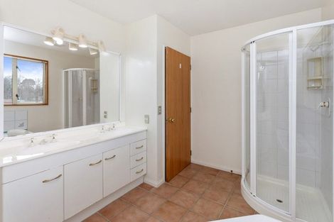 Photo of property in 94 Memorial Avenue, Ilam, Christchurch, 8053