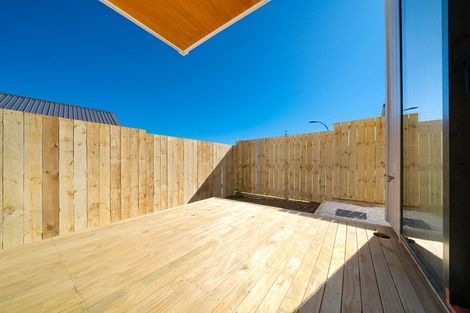 Photo of property in 53 Meadowood Drive, Unsworth Heights, Auckland, 0632
