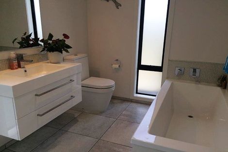 Photo of property in 9 Centre Crescent, Wanaka, 9305