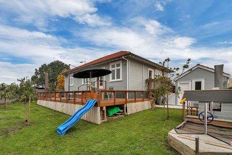 Photo of property in 1 Cochrane Road, Hobsonville, Auckland, 0616