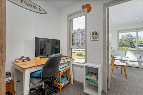 Photo of property in 15 Admiral Drive, Cooks Beach, Whitianga, 3591