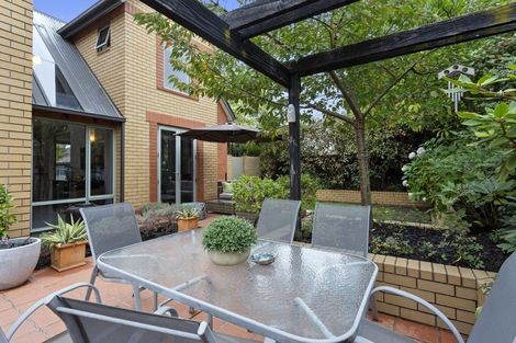 Photo of property in 15a Chilcombe Street, Ilam, Christchurch, 8041