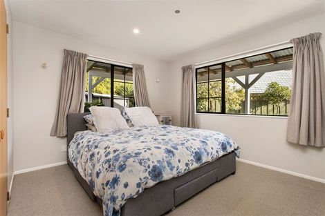 Photo of property in 2/49a Main Road, Redcliffs, Christchurch, 8081
