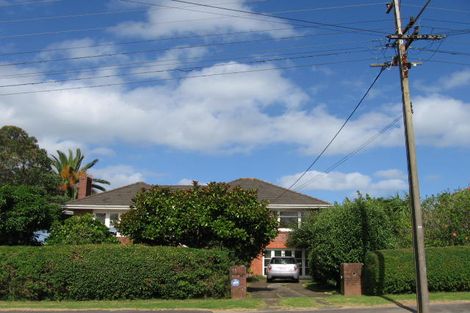 Photo of property in 35 Milford Road, Milford, Auckland, 0620