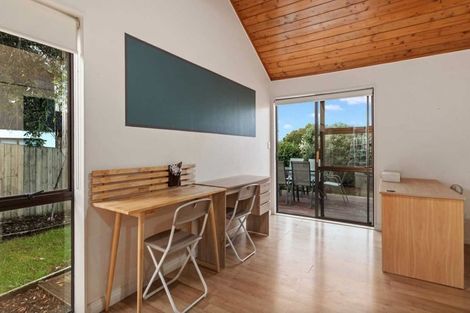 Photo of property in 29 Kennedy Avenue, Forrest Hill, Auckland, 0620