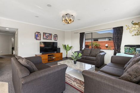 Photo of property in 5d James Drive, Bell Block, New Plymouth, 4312