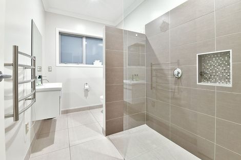 Photo of property in 10 Joblin Road, Wainui, Silverdale, 0994