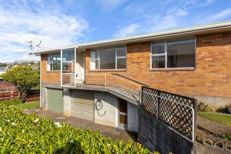 Photo of property in 2/256 Courtenay Street, Strandon, New Plymouth, 4312