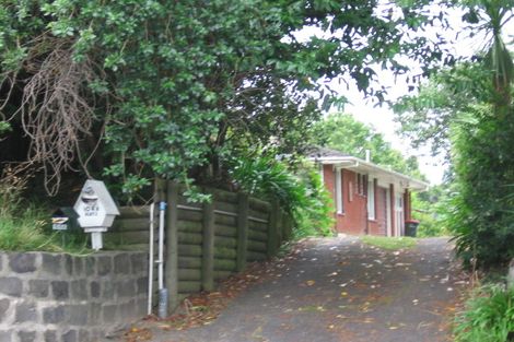 Photo of property in 2/104a Bolton Street, Blockhouse Bay, Auckland, 0600