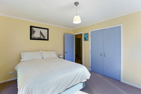 Photo of property in 17 Hona Street, Waikanae Beach, Waikanae, 5036