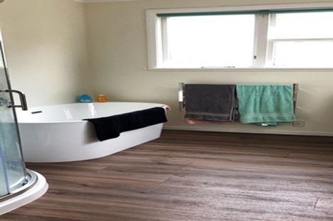 Photo of property in 16 Kotare Street, Waikanae, 5036