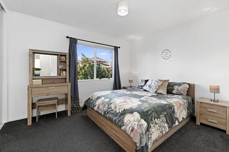 Photo of property in 2/85 Harmel Road, Glendene, Auckland, 0602