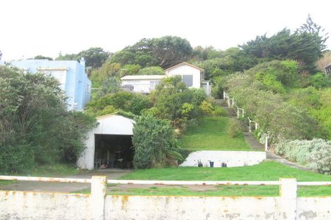 Photo of property in 80 Mana Esplanade, Paremata, Porirua, 5026