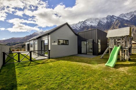 Photo of property in 45 Bannister Street, Jacks Point, Queenstown, 9371