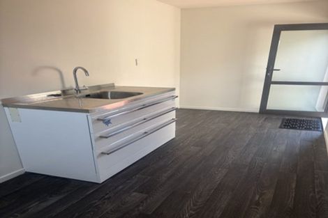 Photo of property in 207 Wainoni Road, Avondale, Christchurch, 8061