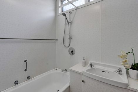 Photo of property in 23a Fulford Street, New Plymouth, 4310