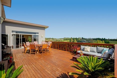 Photo of property in 19 Estuary View Road, Welcome Bay, Tauranga, 3112