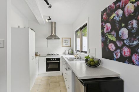 Photo of property in 5 Houghton Bay Road, Houghton Bay, Wellington, 6023