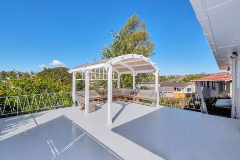 Photo of property in 25 Compton Street, Hillcrest, Auckland, 0627