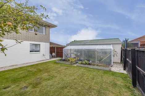 Photo of property in 15 Chilton Drive, Mairehau, Christchurch, 8052