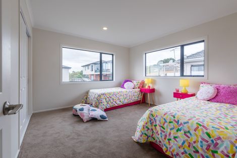 Photo of property in 9 Netherlands Avenue, Kelston, Auckland, 0602