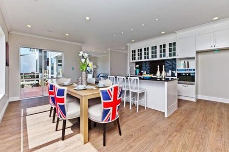 Photo of property in 188 Whangaparaoa Road, Red Beach, 0932