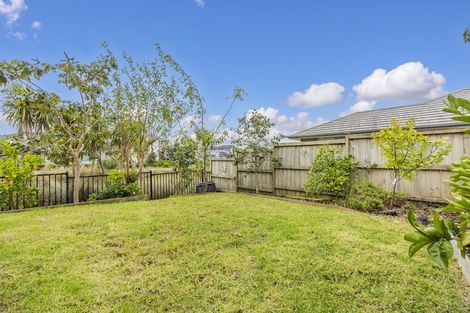 Photo of property in 23a Nellie Drive, Kumeu, 0810