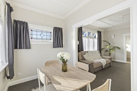 Photo of property in 389 Carrington Street, Upper Vogeltown, New Plymouth, 4310