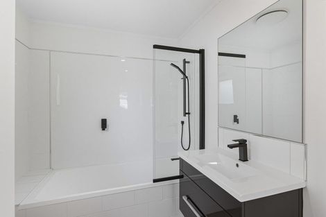 Photo of property in 42 Quinn Road, Levin, 5510