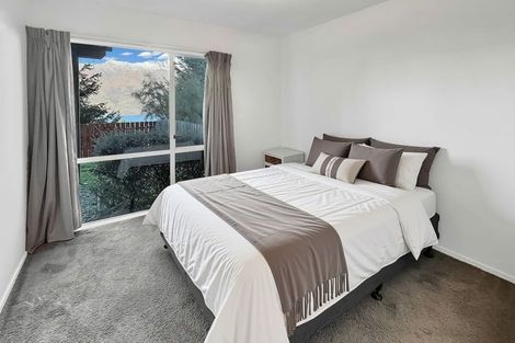 Photo of property in 2a Bird Place, Fernhill, Queenstown, 9300
