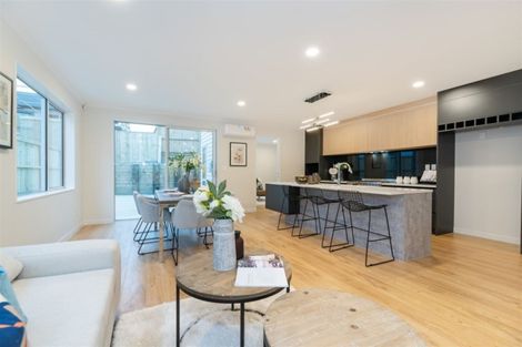 Photo of property in 7 Cooperage Avenue, Kumeu, 0810