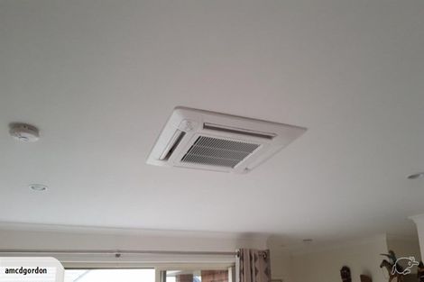 Photo of property in 3/262 Centreway Road, Orewa, 0931