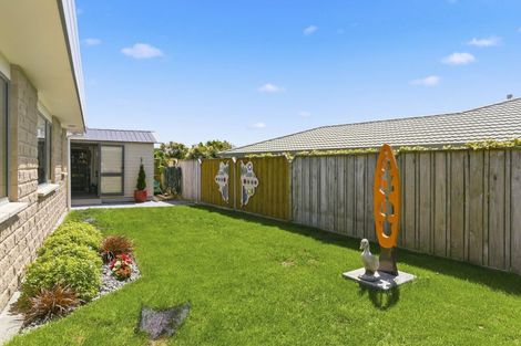 Photo of property in 100 Milne Drive, Paraparaumu, 5032