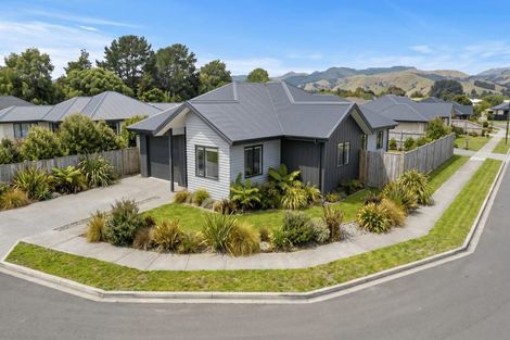 Photo of property in 17 Tukere Crescent, Kelvin Grove, 4470