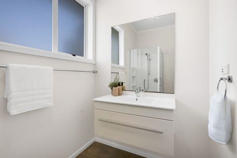 Photo of property in 33 Upjohn Street, Brooklands, New Plymouth, 4310