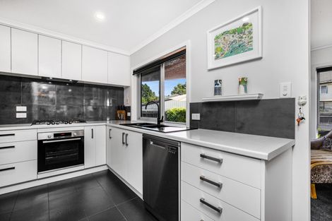 Photo of property in 14 Pinehurst Place, Wattle Downs, Auckland, 2103