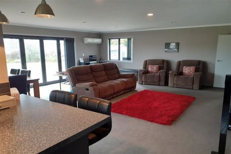 Photo of property in 25 Riversdale-waikaia Road, Riversdale, 9776