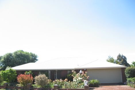 Photo of property in 1 Hamish Place, Westmorland, Christchurch, 8025