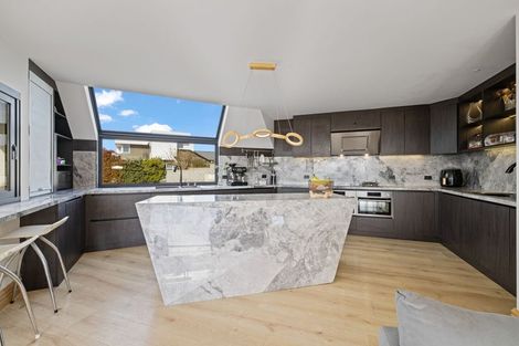 Photo of property in 9 Luxton Place, Mount Pleasant, Christchurch, 8081