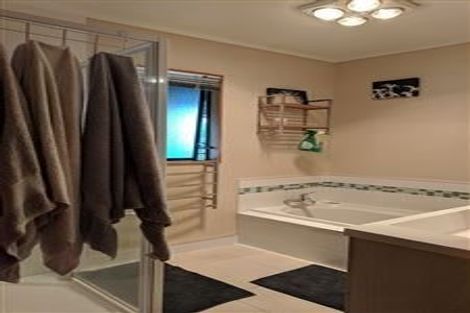 Photo of property in 1/164 Nile Road, Milford, Auckland, 0620