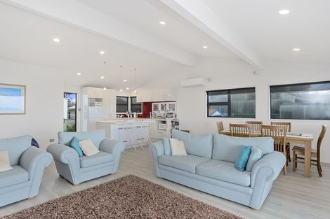 Photo of property in 355 Pukehina Parade, Pukehina, Te Puke, 3189