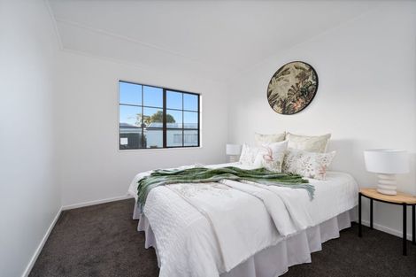 Photo of property in 13 Elisa Lane, Ranui, Auckland, 0612