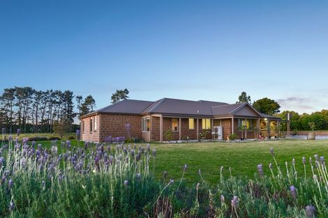 Photo of property in 32 Arthur Road, Paraite, New Plymouth, 4373