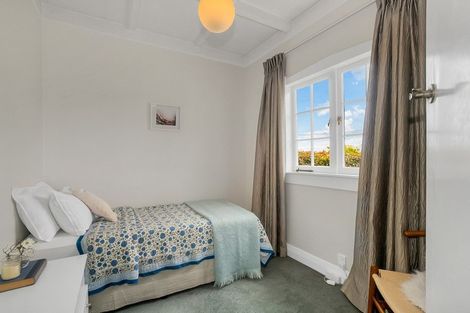 Photo of property in 11 Pasadena Avenue, Point Chevalier, Auckland, 1022