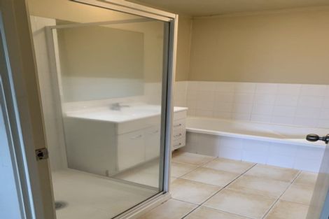 Photo of property in 12 Catrina Avenue, Birkenhead, Auckland, 0626