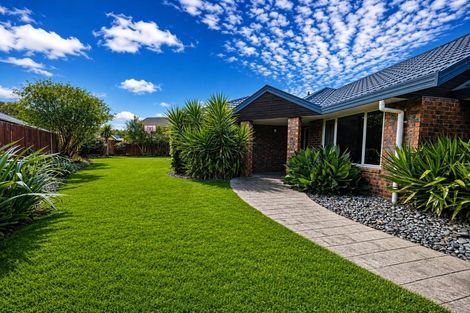 Photo of property in 25 Broadhaven Avenue, Parklands, Christchurch, 8083