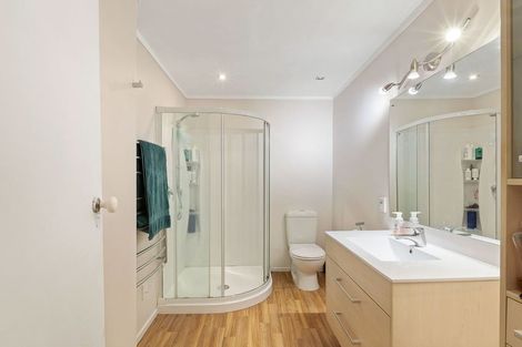 Photo of property in 14 Grays Road, Plimmerton, Porirua, 5026