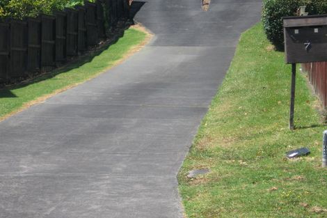 Photo of property in 2/7 Downing Street, Glenfield, Auckland, 0629