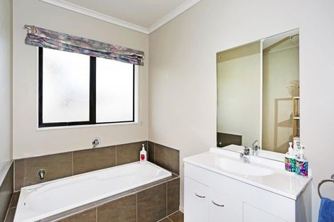 Photo of property in 19a Prospect Terrace, Pukekohe, 2120